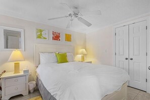 1 bedroom, iron/ironing board, free WiFi, bed sheets - The Cozy 1 Bed / 1 Bath Duplex Near Vanderbilt Beach (Naples)
