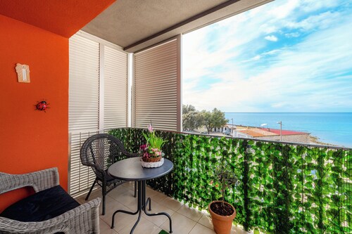 Ares 13 - sea view, only 20 m to the beach - perfect location for your vacation