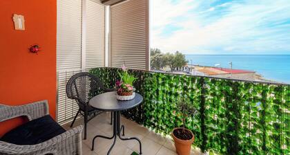 Ares 13 - sea view, only 20 m to the beach - perfect location for your vacation