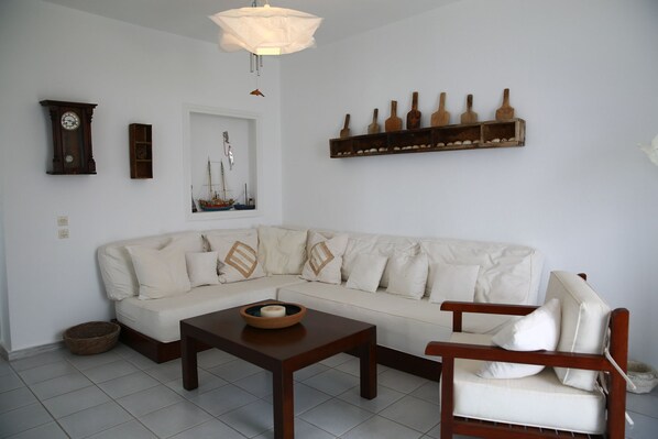 Living area - 360 Blue (Santorini)