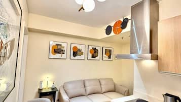 Condo, 2 quartos, acessível, sacada | Sala de estar