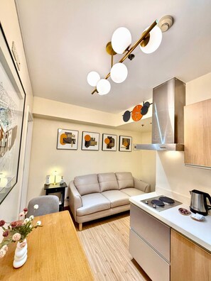 Kondominium, 2 kamar tidur, akses difabel, balkon | Ruang keluarga