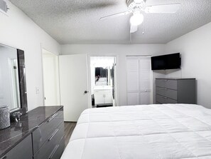 2 bedrooms, iron/ironing board, travel cot, free WiFi