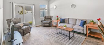 New Modern 3BR/3BA Townhome. Quiet Retreat w/Pool, Playground and Free Parking.