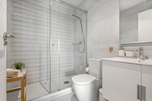 Hair dryer, towels, soap, toilet paper - Mil Palmeras Sea View | Private Pool and Parking- Special rates for longer stays (Pilar de la Horadada)