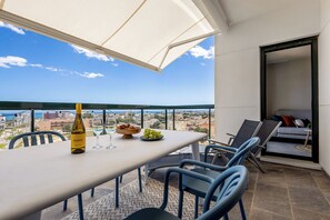 Outdoor dining - Mil Palmeras Sea View | Private Pool and Parking- Special rates for longer stays (Pilar de la Horadada)