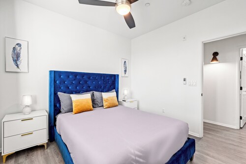 Newly Remodeled 2BR Apt + Mins to Disney + Arcade