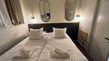 Classic dubbelrum | Skrivbord, strykjÀrn/strykbrÀda och gratis wi-fi