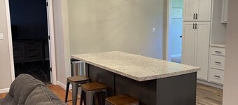 Spacious 4-Bedroom Modern Farmhouse Ideal Family Getaway & Gatherings