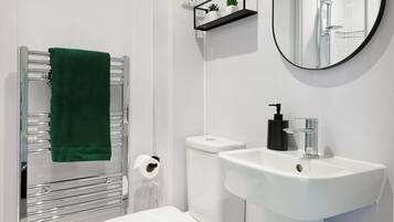 Single Room, Non Smoking | Bathroom