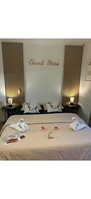 1 chambre, coffres-forts dans les chambres, fer et planche à repasser