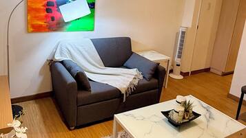 Condo, 2 Bedrooms, Accessible, Balcony | Living room