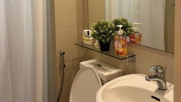 Condo, 2 Bedrooms, Accessible, Balcony | Bathroom