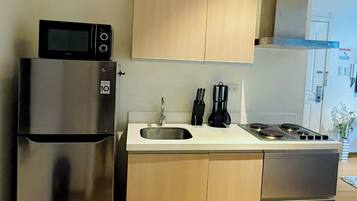 Condo, 2 Bedrooms, Accessible, Balcony | Interior