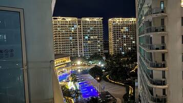Condo, 2 Bedrooms, Accessible, Balcony | Property grounds