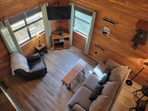 TV - Peaceful lakeside cedar cabin in charming Hot Springs (Hot Springs)