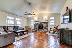 TV, fireplace, table tennis, books