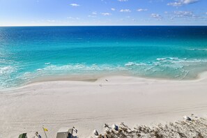 On the beach - Luxury 3BD/2BTH Sandestin Beachfront Panoramic Views - Beachside II 4365 (Miramar Beach)