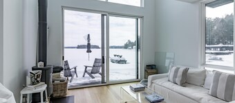 Unique 2+ bed 3+ bath Lake Rosseau cottage on the water