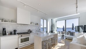 Kitchen &amp; Living Area