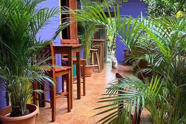 Standard Double Room | Tempat makan luar