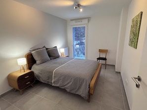 Bügeleisen/Bügelbrett, Bettwäsche