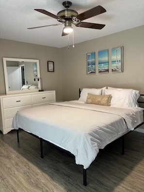 3 bedrooms, WiFi, bed sheets - Casa Serena Billiard/BBQ Home in heart of Tampa (Tampa)