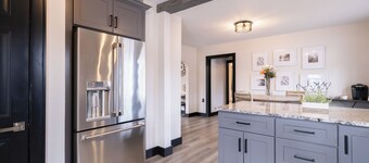 Charming 3-Bedroom bungalow conveniently located!