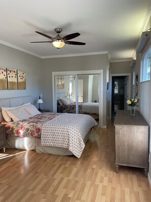 Iron/ironing board, WiFi, bed sheets - Awesome Super Bowl-Ready 3-bedroom house in sunny San Jose - Sleeps 8 (San Jose)