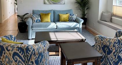 Quaint 3-bedroom house in sunny San Jose - Sleeps 8