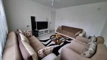 Apartment, Patio, Courtyard View | Living area