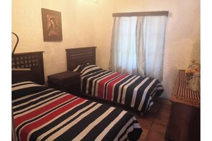 Iron/ironing board, WiFi, bed sheets - Magueyada is the best place for families and groups. Well-located (Saltillo)