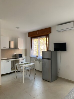 Microwave, stovetop - MONO ERMINIA (Novara)