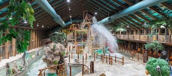 Relax in Gatlinburg w/cool mountain views, FUN activities for all in the family!