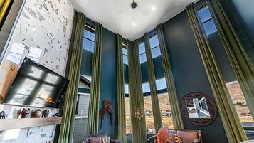 Deluxe Townhome, Mountain View | Interior