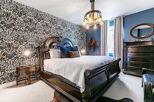 Deluxe Townhome, Mountain View | Free WiFi