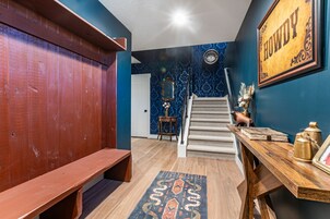 Deluxe Townhome, Mountain View | Interior