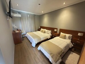 Luxury Triple Room, Patio, Courtyard View