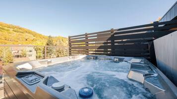 Resortwoning, 3 slaapkamers | Spabad buiten