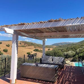 Terrace/patio - Spacious villa with large pool and stunning views across rolling countryside. (Perfugas)