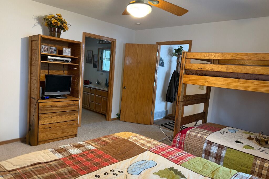 3 bedrooms, WiFi, bed sheets