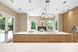 Luxury Villa, 6 Bedrooms, Private Pool | Interior