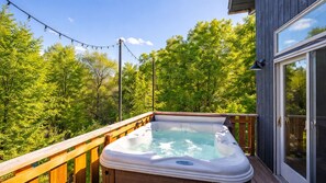 Outdoor spa tub - Private Naples Retreat | Near Wineries | Hot Tub (Naples)