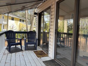 Terrace/patio - Spacious 4-bed house in peaceful Ocean Pines - wooded near pool, bay, & ocean (Ocean Pines)
