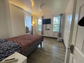 Iron/ironing board, WiFi, bed sheets - H2 , Near Zoo , Fairmount park ,quiet one room share 3 bathroom,kitchen (Philadelphia)