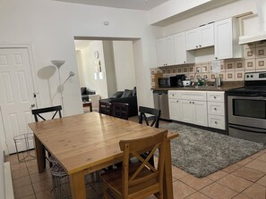 Private kitchen - H2 , Near Zoo , Fairmount park ,quiet one room share 3 bathroom,kitchen (Philadelphia)