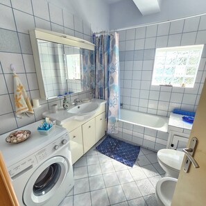 Hair dryer, bidet, towels, soap - Effie's Escape Spacious House in Zola (Argostoli)