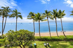 Beach nearby - Aloha Oceanfront Retreat 327 (Lahaina)