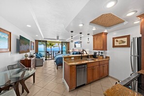 Interior - Aloha Oceanfront Retreat 327 (Lahaina)