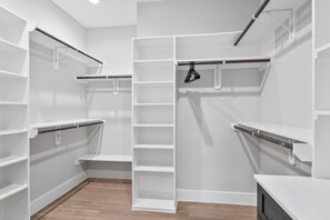 Interior - Smart 3BR Home + Luxe Decor + Bluetooth Audio (Houston)